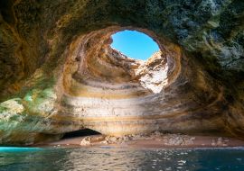 Lais Puzzle - Blick in das Innere der Benagil-Höhle an der Algarveküste in Portugal - 1.000 Teile