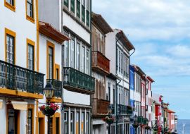 Lais Puzzle - Typische Häuser von Angra do Heroismo, Insel Terceira, Azoren - 1.000 Teile