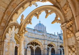 Lais Puzzle - Innenhof Kreuzgang Kloster der Hieronymiten Mosteiro dos Jerónimos Belem Lissabon, Portugal Juwel portugiesischer Baukunst - 1.000 Teile