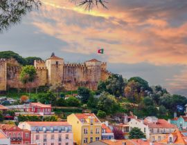 Lais Puzzle - Panorama der Stadt Lissabon und des Castelo de Sao Jorge, bekannt als die historische Burg des Heiligen Georg - 40, 100, 200, 500, 1.000 & 2.000 Teile