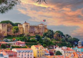 Lais Puzzle - Panorama der Stadt Lissabon und des Castelo de Sao Jorge, bekannt als die historische Burg des Heiligen Georg - 1.000 Teile