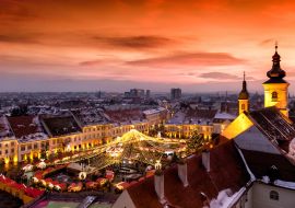 Lais Puzzle - Weihnachtsmarkt in Sibiu, Siebenbürgen, Rumänien. Wunderschöner Sonnenuntergang im Herzen von Siebenbürgen. Stadt auch bekannt als Hermannstadt - 1.000 Teile