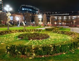 Lais Puzzle - Gärten in der Nähe des Kulturpalastes, Iasi, Rumänien - 40, 100, 200, 500, 1.000 & 2.000 Teile