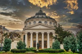 Lais Puzzle - Rumänisches Atheneum, eine wichtige Konzerthalle und ein Wahrzeichen in Bukarest, Rumänien. Sonnenuntergang - 2.000 Teile