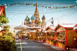 Lais Puzzle - Weihnachtlicher Dorfmarkt auf dem Roten Platz in Moskau, Russland - 2.000 Teile