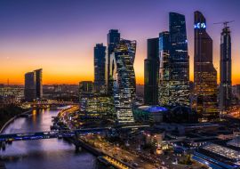 Lais Puzzle - Luftaufnahme des Sonnenuntergangs über dem Moskauer Stadtgebiet und dem Moskwa-Fluss, Russland - 1.000 Teile