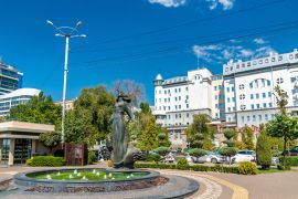 Lais Puzzle - Rostower Mädchenbrunnen in Rostow am Don, Russland - 2.000 Teile