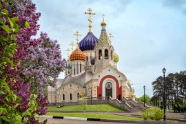 Lais Puzzle - Nowo-Peredelkino-Kirche mit Flieder, Moskau, Russland - 2.000 Teile