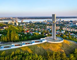 Lais Puzzle - Denkmal für den Großen Vaterländischen Krieg in Saratow, Russland - 40, 100, 200, 500, 1.000 & 2.000 Teile