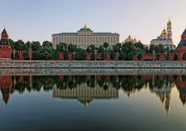 Lais Puzzle - Frontansicht des Moskauer Kremls und Spiegelung im Fluss - 1.000 Teile