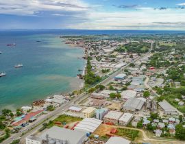 Lais Puzzle - Luftaufnahme des industriellen Teils der Stadt Honiara, Salomonen - 40, 100, 200, 500, 1.000 & 2.000 Teile