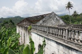 Lais Puzzle - Ruine des Krankenhauses der Plantage Roca Agua Ize, Sao Tome, Afrika - 2.000 Teile