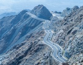 Lais Puzzle - Al Hada Mountain in Taif City, Saudi-Arabien, mit schöner Aussicht auf die Berge und die Al Hada Straße zwischen den Bergen - 40, 100, 200, 500, 1.000 & 2.000 Teile