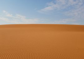 Lais Puzzle - Oranger Sand und blauer Himmel in der arabischen Wüste, Saudi-Arabien - 1.000 Teile