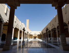 Lais Puzzle - Imam-Turki-bin-Abdullah-Moschee in der Nähe des Dira-Platzes in der Innenstadt von Riad im Königreich Saudi-Arabien - 40, 100, 200, 500, 1.000 & 2.000 Teile