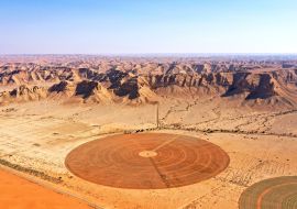 Lais Puzzle - Luftaufnahme eines felsigen Berges in Riyadh, Saudi-Arabien - 1.000 Teile