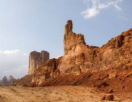 Lais Puzzle - Typische Landschaft mit erodierten Bergen in der Wüstenoase von Al Ula in Saudi-Arabien - 40, 100, 200, 500, 1.000 & 2.000 Teile