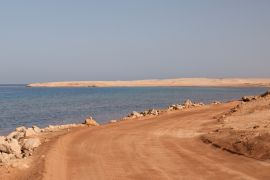 Lais Puzzle - Blick auf die Küste des Roten Meeres. Golf von Aqaba. Saudi-Arabien - 2.000 Teile