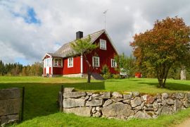 Lais Puzzle - Traditionelles rotes schwedisches Landhaus - 2.000 Teile