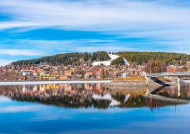 Lais Puzzle - Blick auf die Insel Froso und Skyline von Ostersund in Schweden - 1.000 Teile
