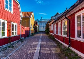 Lais Puzzle - Traditionelle Holzgebäude im Viertel Gamla Stan in Gavle, Schweden - 1.000 Teile