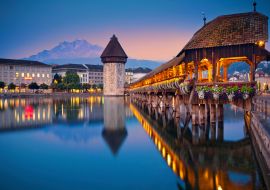 Lais Puzzle - Luzern. Bild von Luzern, Schweiz während der blauen Stunde der Dämmerung - 1.000 Teile