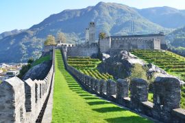 Lais Puzzle - Antike Festungsanlagen in Bellinzona, Schweiz - 2.000 Teile