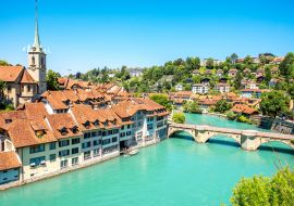 Lais Puzzle - Stadtbild mit Blick auf die Altstadt mit Nydegg-Kirchturm und den Fluss in Bern in der Schweiz - 1.000 Teile