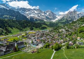 Lais Puzzle - Schweiz, Engelberg Gebäude und Alpenblick - 1.000 Teile
