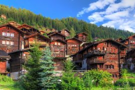 Lais Puzzle - Schönes Stadtbild des Alpendorfs Grimentz, Schweiz, mit traditionellen Holzhäusern im Sommer - 2.000 Teile