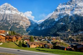 Lais Puzzle - Panoramablick auf das schöne Bergdorf Grindelwald in der Schweiz - 2.000 Teile