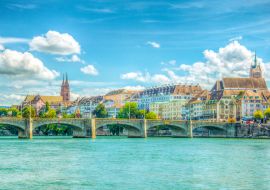 Lais Puzzle - Basler Münster und Sankt-Martin-Kirche hinter der mittleren Brücke in Basel, Schweiz - 1.000 Teile