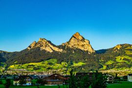Lais Puzzle - Blick auf die Kleinen und Grossen Mythen - Schweizer Schwyzer Alpen in der Schweiz - 2.000 Teile