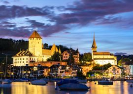 Lais Puzzle - Schloss Spiez am Thunersee in der Schweiz - 1.000 Teile