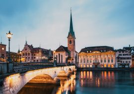 Lais Puzzle - Blick auf das historische Stadtzentrum von Zürich mit den berühmten Kirchen Fraumünster und Grossmünster und dem Fluss Limmat am Zürichsee, Kanton Zürich, Schweiz - 1.000 Teile