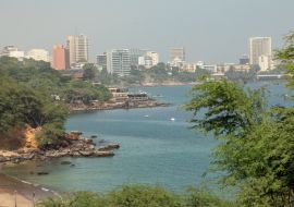 Lais Puzzle - Die Küste von Dakar, Strand und Vegetation. Dakar. Senegal. Westafrika - 1.000 Teile