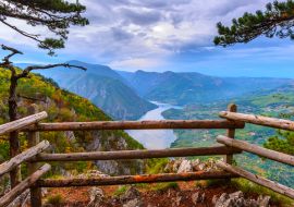 Lais Puzzle - Aussichtspunkt Banjska stena im Tara-Nationalpark, Serbien - 1.000 Teile