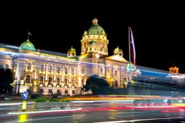 Lais Puzzle - Das Parlament der Republik Serbien in Belgrad bei Nacht - 2.000 Teile