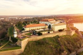 Lais Puzzle - Schöne Drohnenaufnahme einer Festung in Novi Sad Serbien - 2.000 Teile