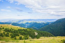 Lais Puzzle - Malerische Natur Panoramablick auf die Berglandschaft, Sommertag. Schöner Himmel. Kopaonik Berg. Serbien. - 2.000 Teile