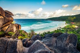 Lais Puzzle - Erstaunliche Aussicht am Strand Grande Anse auf der Insel La Digue, Seychellen - 2.000 Teile