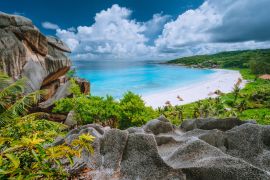 Lais Puzzle - Grande Anse Strand vom Aussichtspunkt aus. Insel La Digue, Seychellen - 2.000 Teile