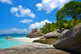Lais Puzzle - Tropischer Strand auf der Insel Coco in der Nähe von La Digue, Seychellen - 2.000 Teile