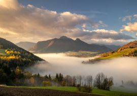 Lais Puzzle - Landschaft mit Bergen bei nebligem Sonnenaufgang im Herbst. Mala-Fatra-Nationalpark, in der Nähe des Dorfes Zazriva in der Slowakei, Europa - 1.000 Teile