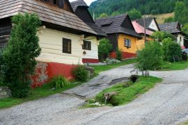 Lais Puzzle - Das Dorf Vlkolinec - berühmtes UNESCO-Erbe in der Slowakei - 2.000 Teile