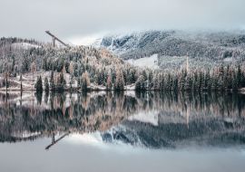 Lais Puzzle - Skisprungschanze in winterlicher Natur. Slowakei, Hohe Tatra, Strbske pleso - 1.000 Teile