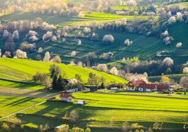 Lais Puzzle - Das Dorf Hrinova in der Region der Slowakei - 1.000 Teile