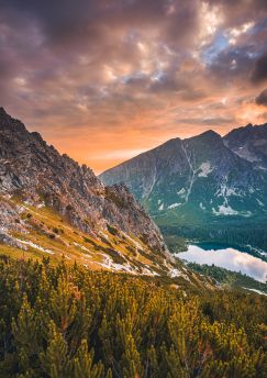 Lais Puzzle - Sonnenuntergangspanorama im Nationalpark Hohe Tatra. Berg popradske See in der Slowakei - 1.000 Teile