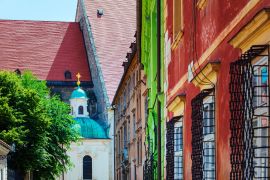 Lais Puzzle - Ansicht eines antiken Gebäudes in der Altstadt von Bratislava, Slowakei - 2.000 Teile