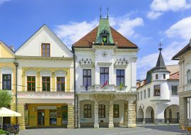 Lais Puzzle - Zilina, Slowakei - Altes Rathaus auf dem Marianske namestie (Marienplatz), dem Hauptplatz von Zilina. Zilina ist die drittgrößte Stadt der Slowakei. - 1.000 Teile